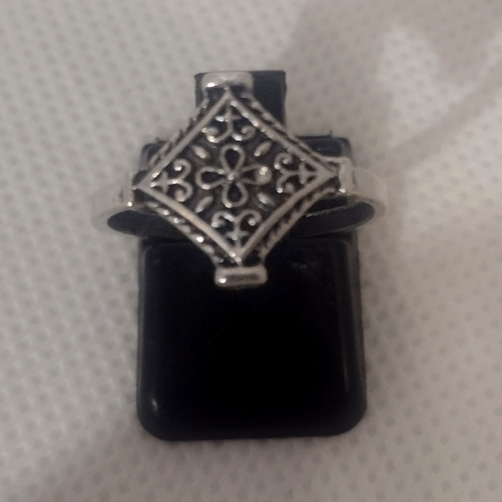 2/$10 Vintage Ornate Victorian Medallion Ring